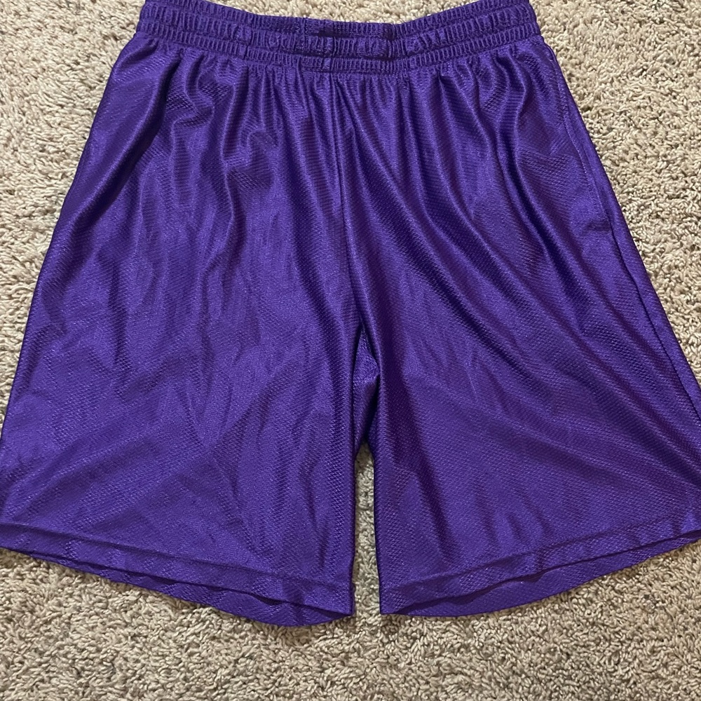 M 32-34 Starter purple shorts